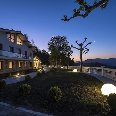 Ixua Hotela Eibar Bagian luar foto
