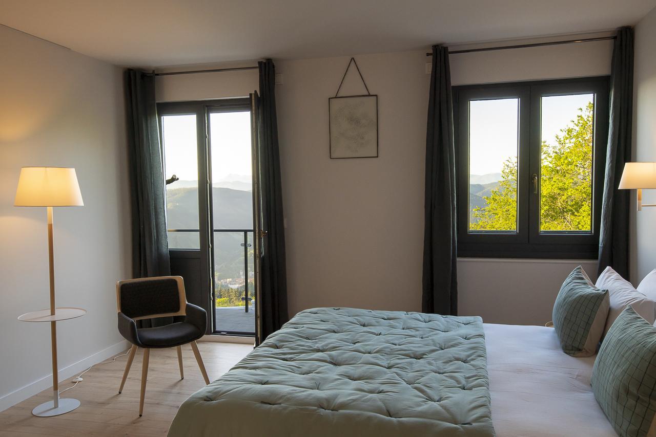 Ixua Hotela Eibar Bagian luar foto